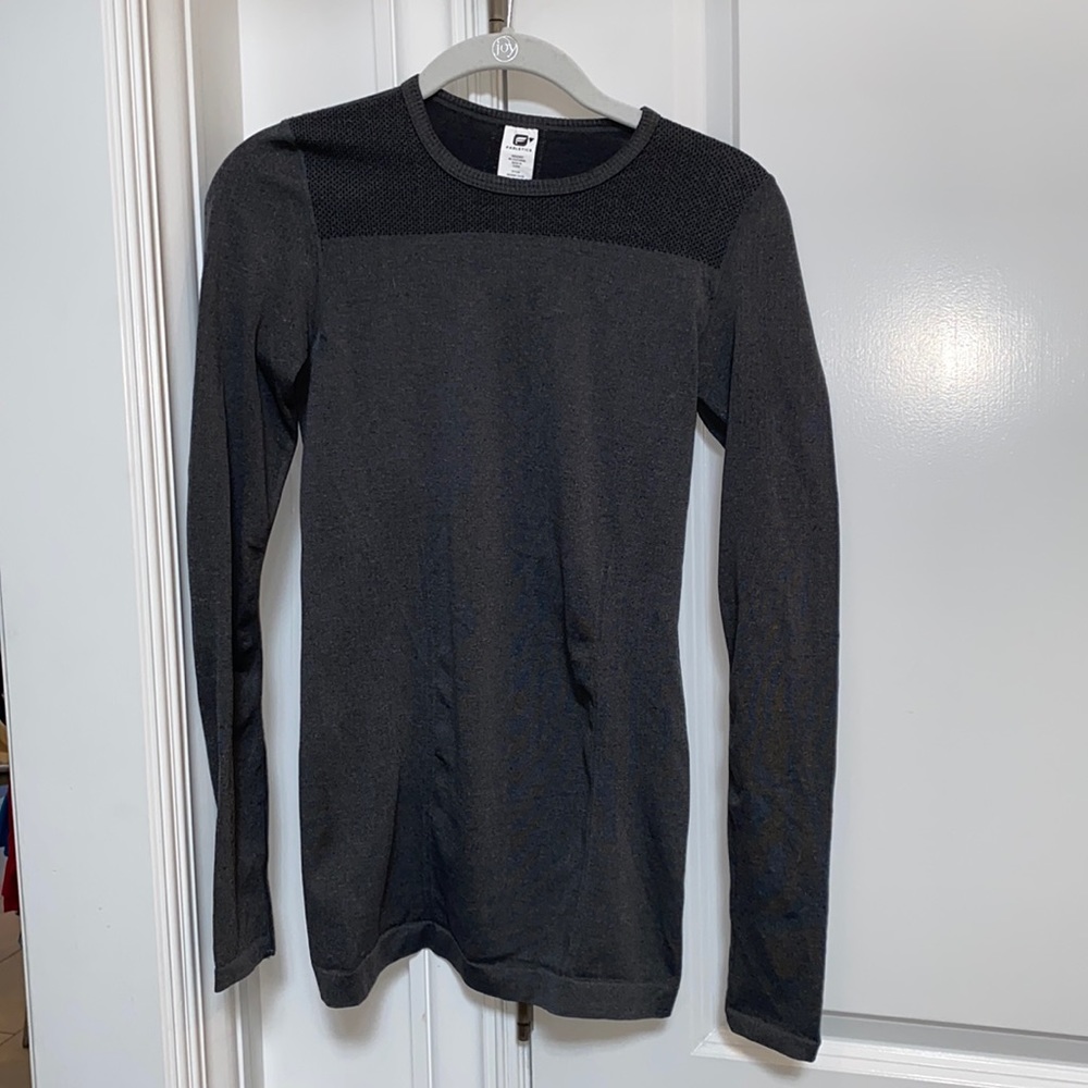 Fabletics top